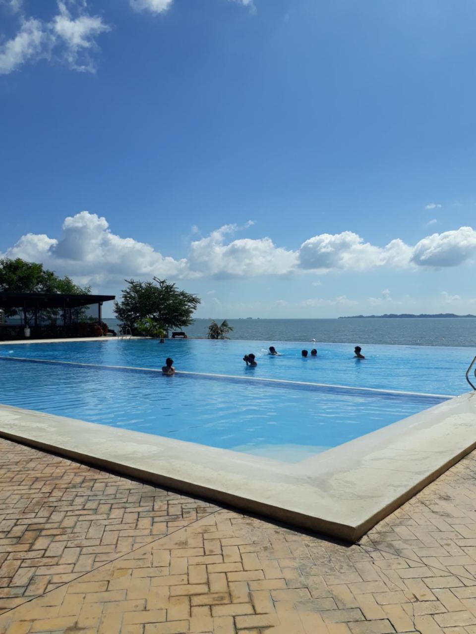 Sea Garden Resort Iloilo Exterior foto